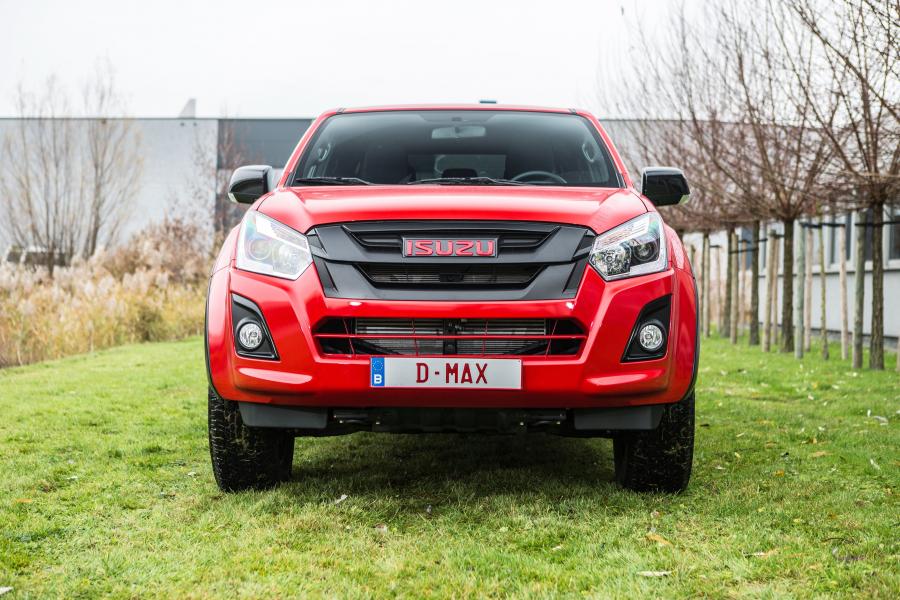  Isuzu D-Max Fury Double Cab 2018 года  (EU) (фото 5 из 18)